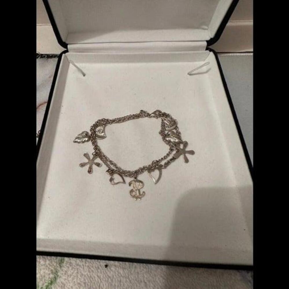 Discover Your Unique Style with a Charm Bracelet!